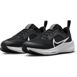 Nike Air Zoom Pegasus 40 Hardloopschoenen Kinderen - Black/white-iron Grey DX2498-001 -Mode Schoenen nike air zoom pegasus 40 kids road running shoe black white iron grey dx2498 001 5 1476673