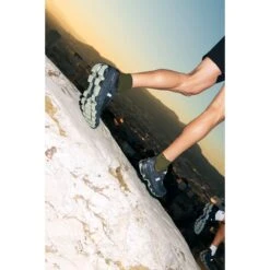 On Running On Cloudventure Trail Hardloopschoenen - Black & Reseda -Mode Schoenen on cloudventure running shoe black reseda 3 1028385